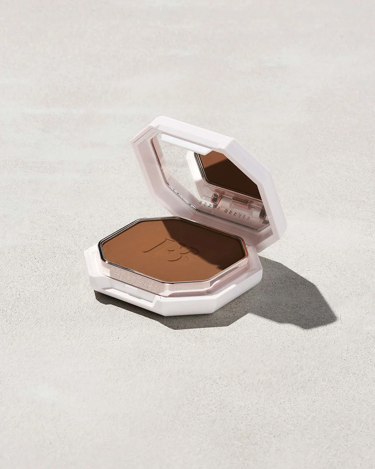 Fenty Beauty Pro Filt'r Soft Matte Powder Foundation - 420