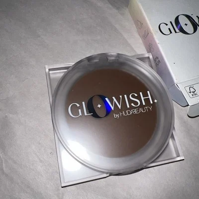GloWish by Huda Beauty Luminous Pressed Powder 12 Rich